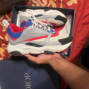 DIOR